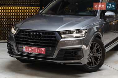 Позашляховик / Кросовер Audi Q7 2017 в 