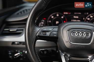 Позашляховик / Кросовер Audi Q7 2017 в 