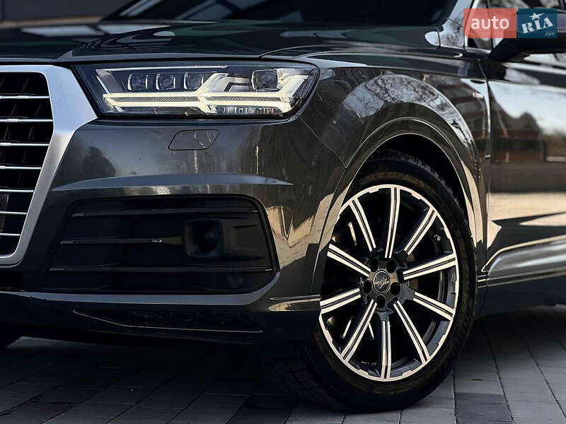 Позашляховик / Кросовер Audi Q7 2016 в Тернополі