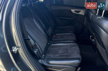 Позашляховик / Кросовер Audi Q7 2016 в 