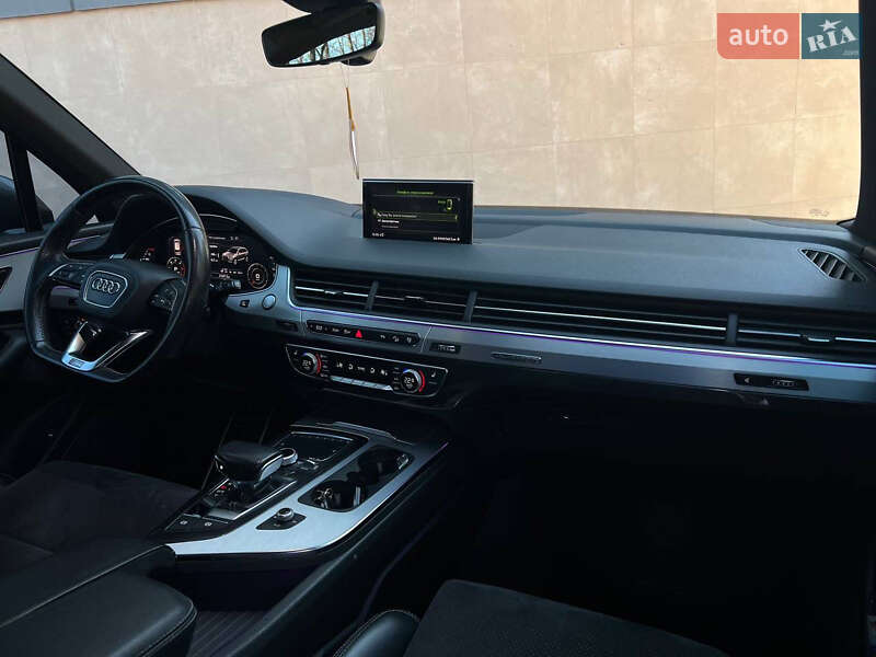 Позашляховик / Кросовер Audi Q7 2016 в Тернополі