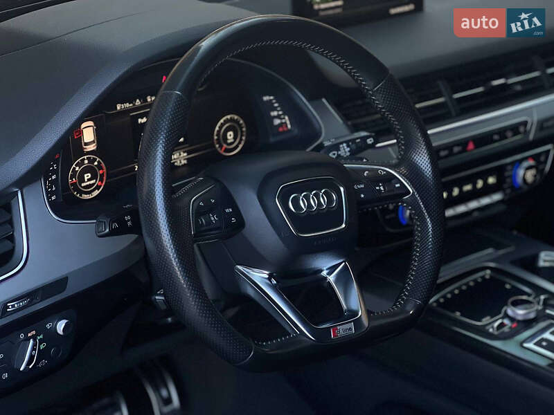 Позашляховик / Кросовер Audi Q7 2016 в Тернополі