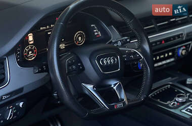Позашляховик / Кросовер Audi Q7 2016 в 