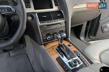 Внедорожник / Кроссовер Audi Q7 2011 в 