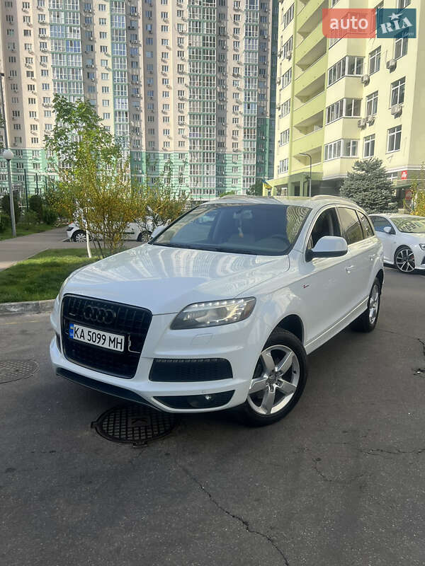 Позашляховик / Кросовер Audi Q7 2013 в Києві