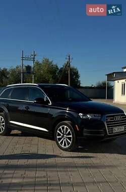 Позашляховик / Кросовер Audi Q7 2016 в 