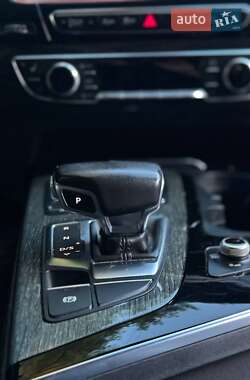 Позашляховик / Кросовер Audi Q7 2016 в 