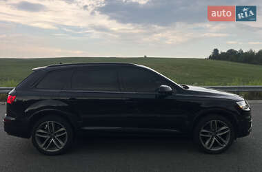 Позашляховик / Кросовер Audi Q7 2016 в 