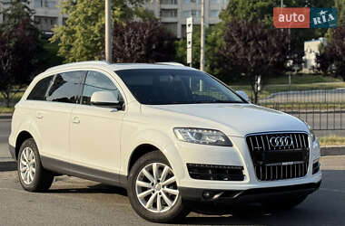 Внедорожник / Кроссовер Audi Q7 2012 в 