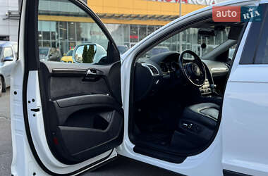 Внедорожник / Кроссовер Audi Q7 2012 в 