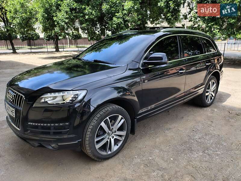 Внедорожник / Кроссовер Audi Q7 2013 в 