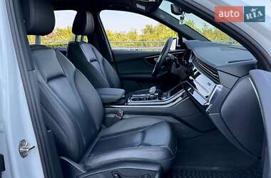 Внедорожник / Кроссовер Audi Q7 2021 в 