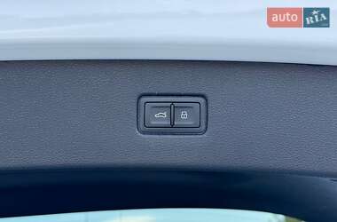 Внедорожник / Кроссовер Audi Q7 2021 в 