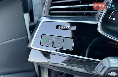 Внедорожник / Кроссовер Audi Q7 2021 в 