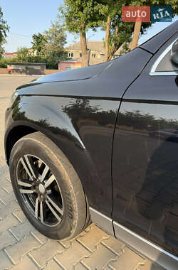 Позашляховик / Кросовер Audi Q7 2013 в 