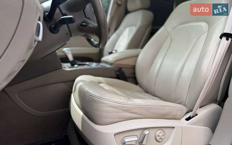 Внедорожник / Кроссовер Audi Q7 2010 в Черновцах