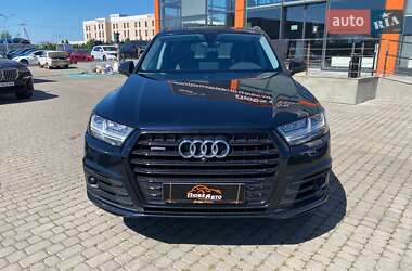 Внедорожник / Кроссовер Audi Q7 2017 в 