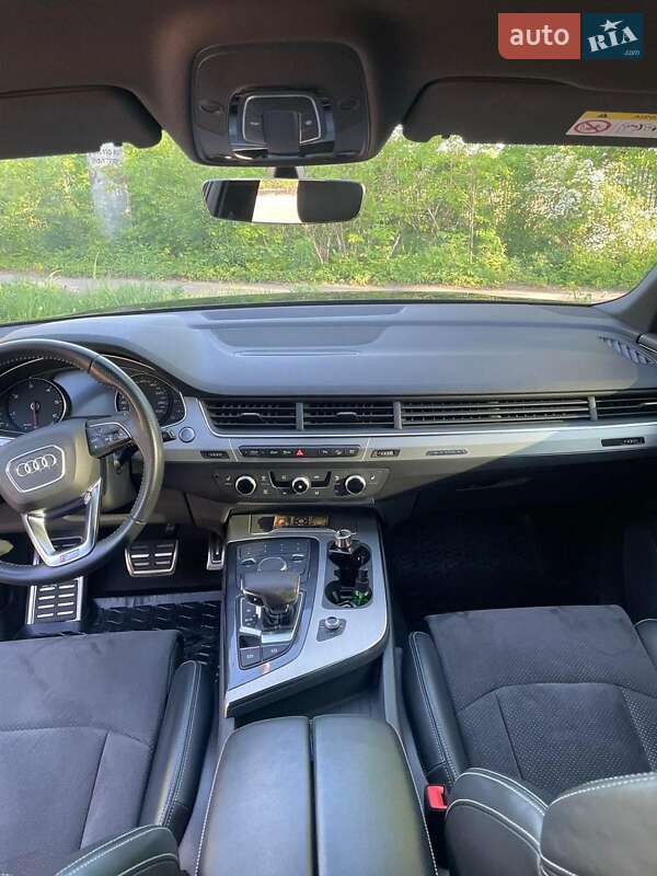 Внедорожник / Кроссовер Audi Q7 2017 в Полтаве