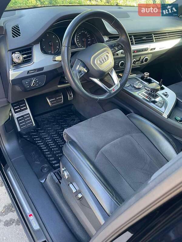 Внедорожник / Кроссовер Audi Q7 2017 в Полтаве
