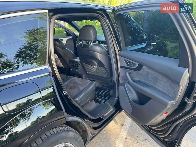 Внедорожник / Кроссовер Audi Q7 2017 в Полтаве