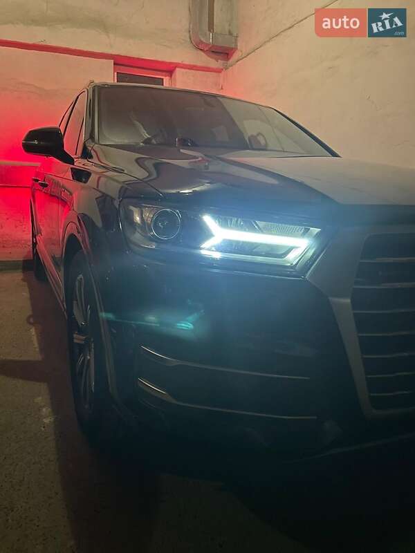 Внедорожник / Кроссовер Audi Q7 2017 в Полтаве