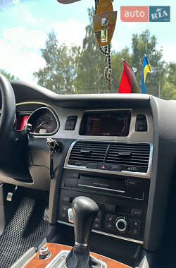 Внедорожник / Кроссовер Audi Q7 2011 в 