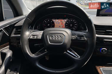 Позашляховик / Кросовер Audi Q7 2015 в 