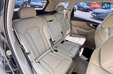 Внедорожник / Кроссовер Audi Q7 2017 в 