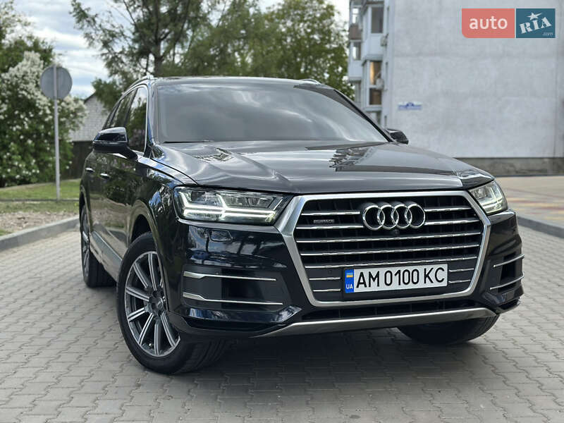 Позашляховик / Кросовер Audi Q7 2016 в Звягелі