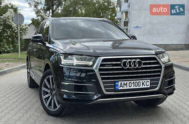 Внедорожник / Кроссовер Audi Q7 2016 в 