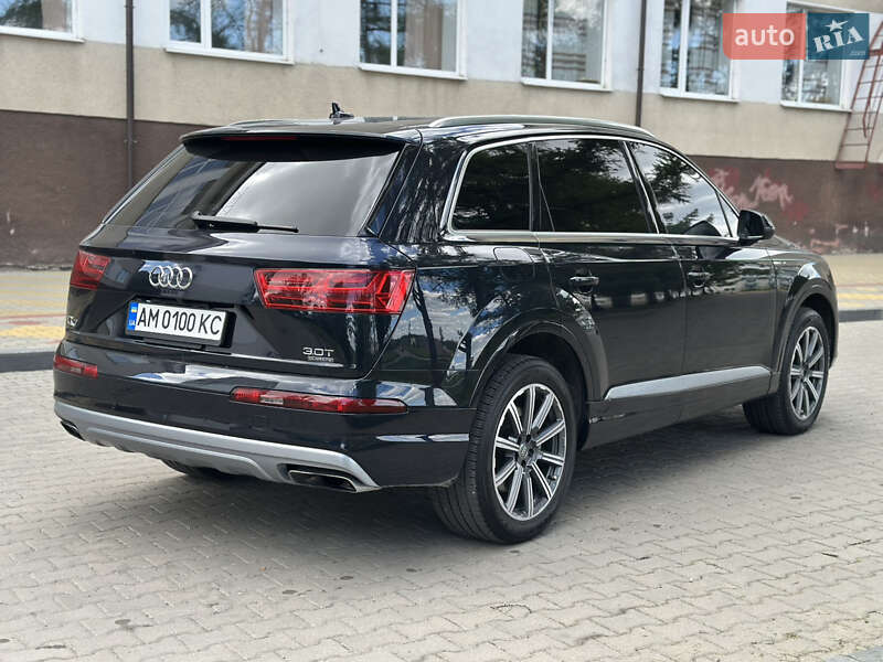 Позашляховик / Кросовер Audi Q7 2016 в Звягелі