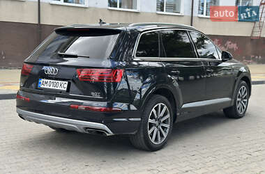 Внедорожник / Кроссовер Audi Q7 2016 в 
