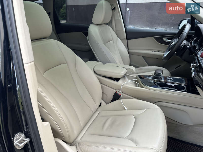 Позашляховик / Кросовер Audi Q7 2016 в Звягелі