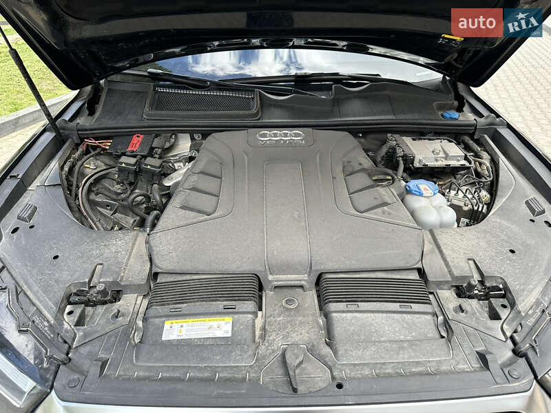 Позашляховик / Кросовер Audi Q7 2016 в Звягелі