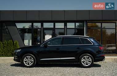 Позашляховик / Кросовер Audi Q7 2017 в 