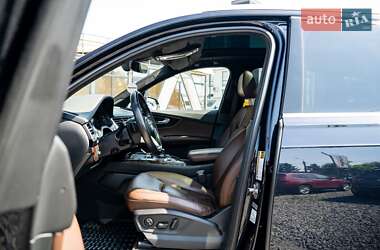 Позашляховик / Кросовер Audi Q7 2017 в 