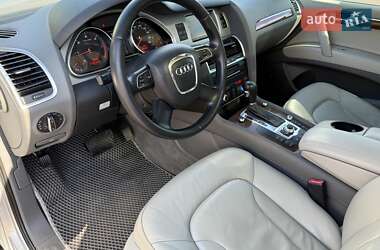 Позашляховик / Кросовер Audi Q7 2011 в 