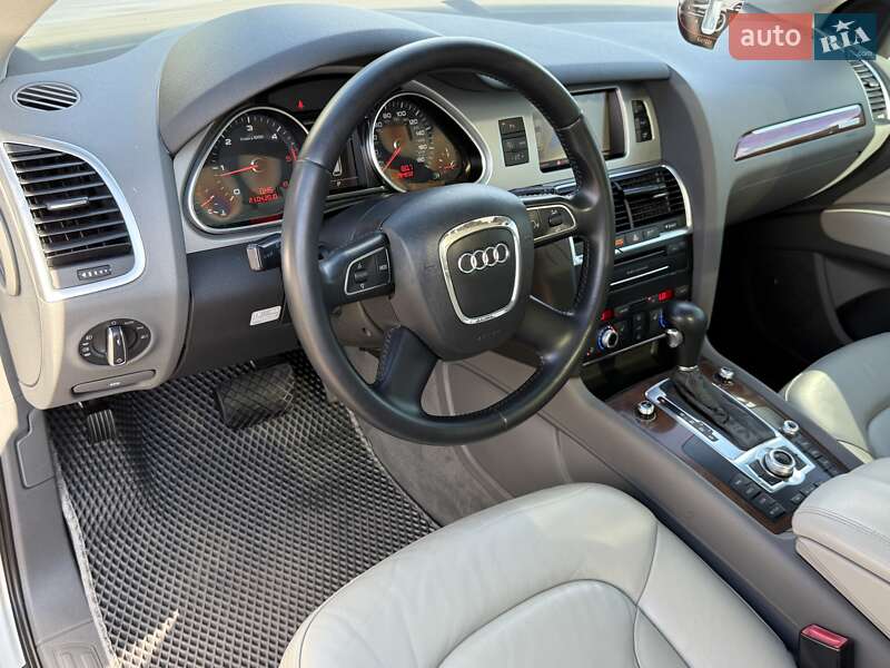 Внедорожник / Кроссовер Audi Q7 2011 в Киеве