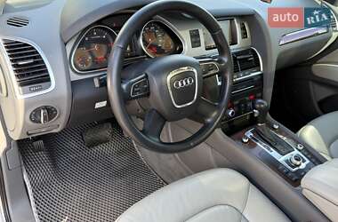 Позашляховик / Кросовер Audi Q7 2011 в 
