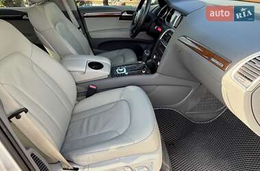 Позашляховик / Кросовер Audi Q7 2011 в 