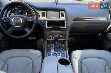 Позашляховик / Кросовер Audi Q7 2011 в 