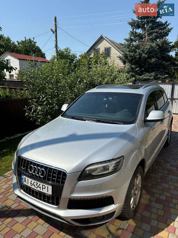 Позашляховик / Кросовер Audi Q7 2010 в 
