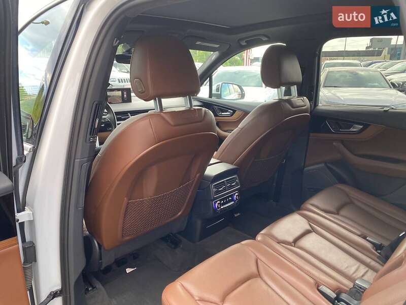 Внедорожник / Кроссовер Audi Q7 2016 в Львове