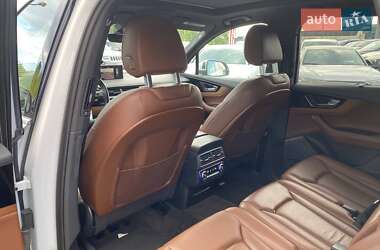 Позашляховик / Кросовер Audi Q7 2016 в 
