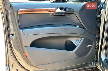 Внедорожник / Кроссовер Audi Q7 2012 в 