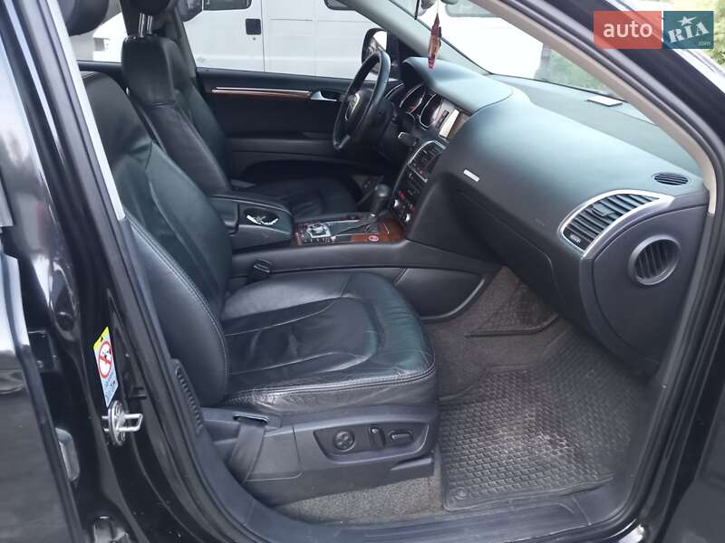 Позашляховик / Кросовер Audi Q7 2006 в Гайсину