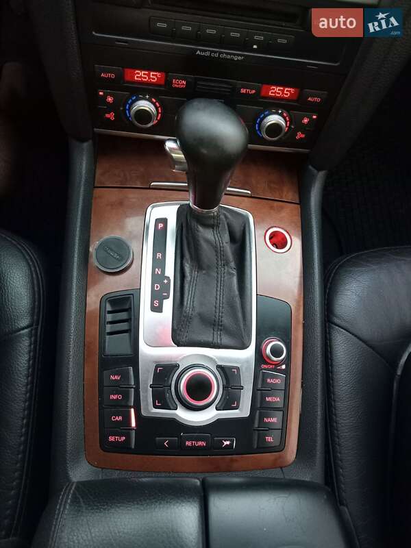 Позашляховик / Кросовер Audi Q7 2006 в Гайсину