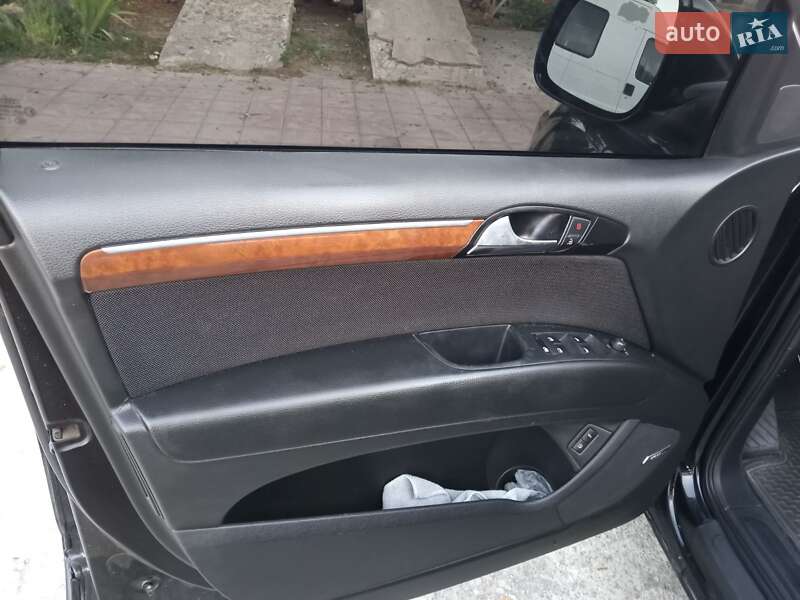 Позашляховик / Кросовер Audi Q7 2006 в Гайсину