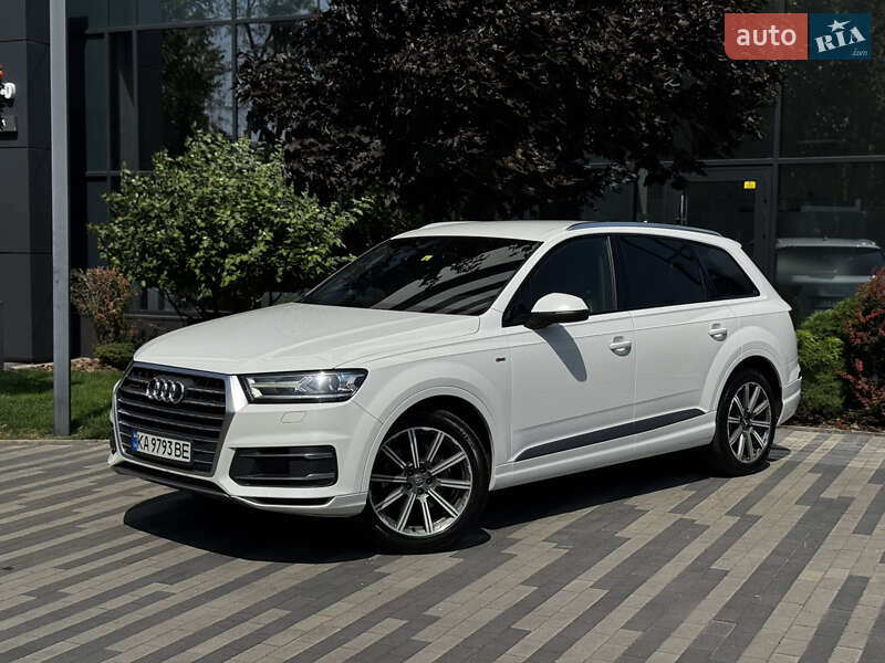 Позашляховик / Кросовер Audi Q7 2017 в Києві