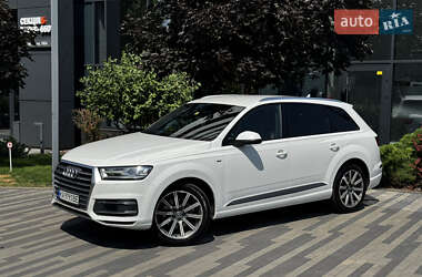 Позашляховик / Кросовер Audi Q7 2017 в 